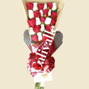 BOUQUET ROSA ESCALERA BLANCO Y ROJO