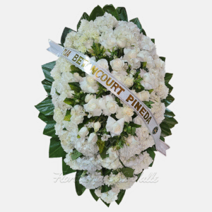 Corona Fúnebre Ovalada de Rosas Blancas y Follaje Selecto